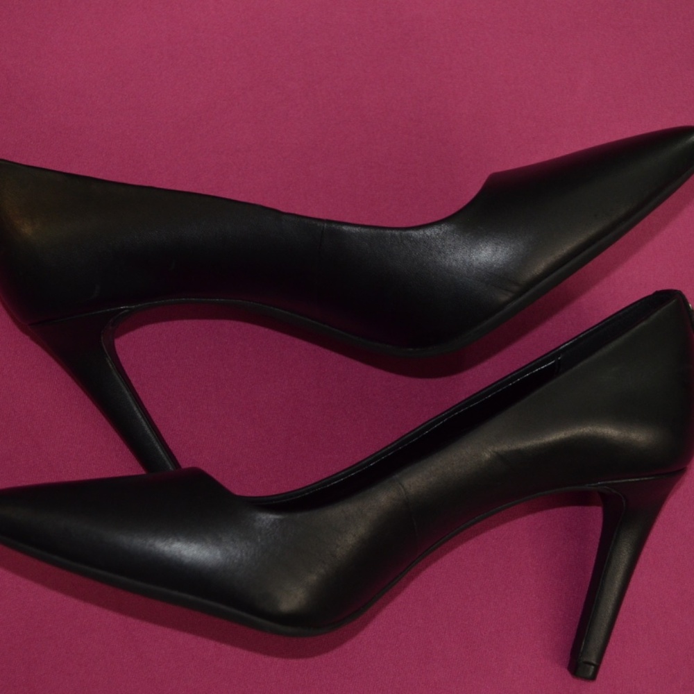 Michael Kors New Dorthy Flex Leather Pump - Picture 10 of 14